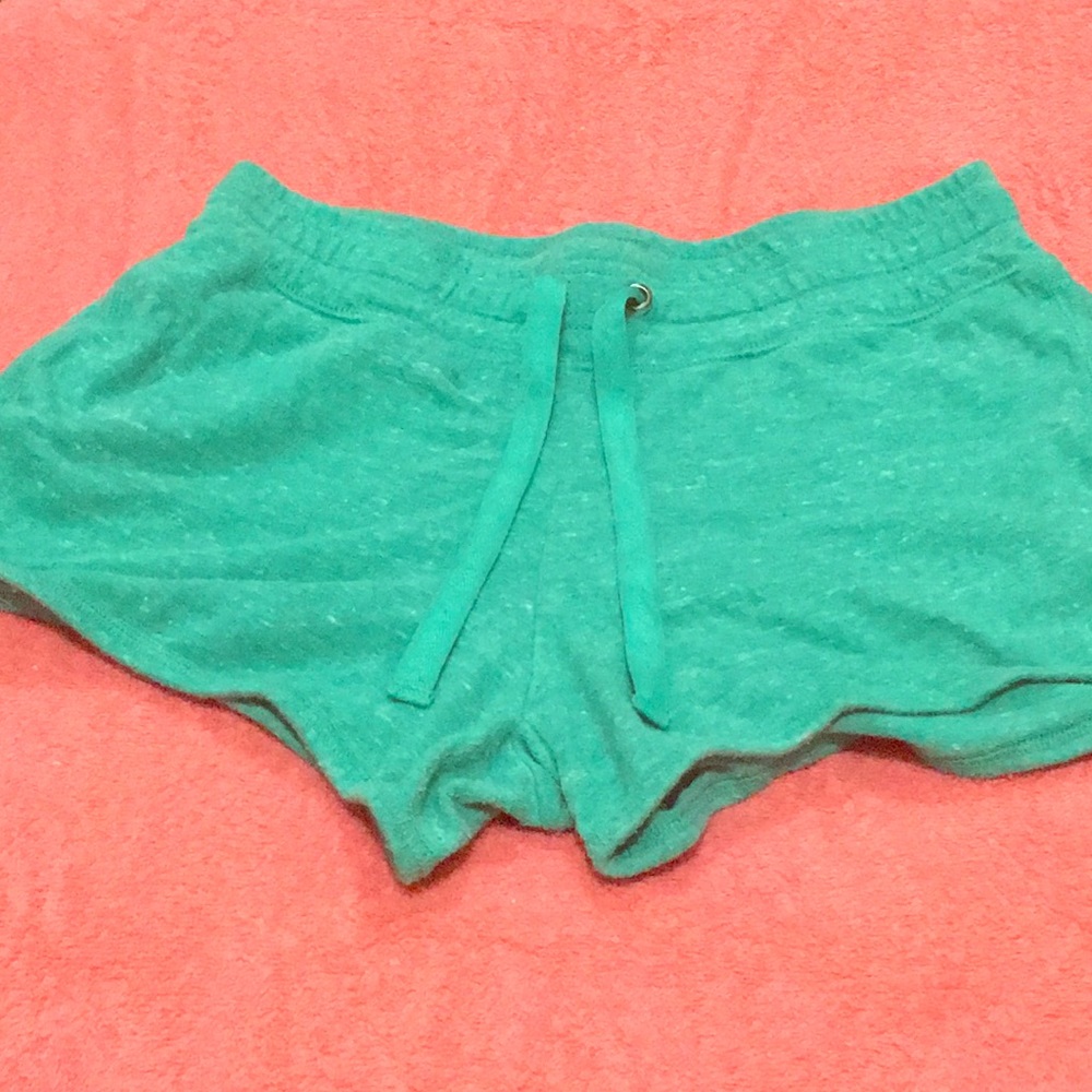 Hi I’m selling my daughters shorts their washed.